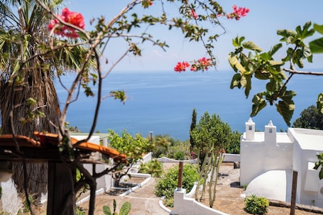 Exterior. Borgo del Cannitello Romantic Resort
