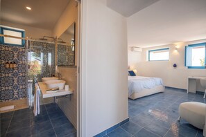Romantic Suite, Sea View | Bathroom