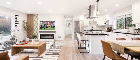 Kühlschrank, Mikrowelle, Ofen, Herdplatte