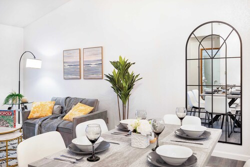 Serene 2BR/2BA Single-Floor Home w/ 3 AC Near Mall