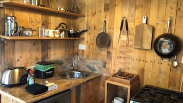 Foxes Den Unique Eco Cabin Dartmoor | Private kitchen | Oven, stovetop, cookware/dishes/utensils