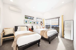 2 bedrooms, desk, iron/ironing board, WiFi