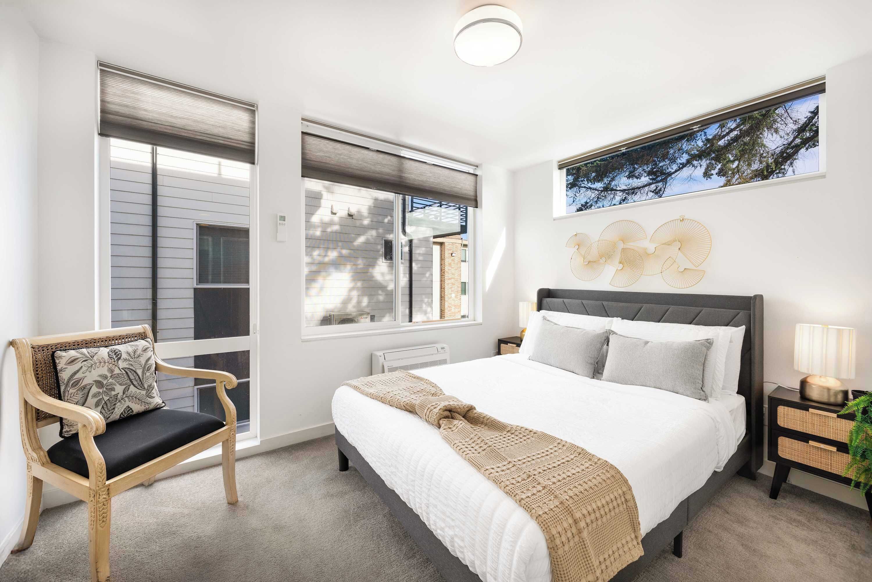 2 bedrooms, desk, iron/ironing board, WiFi