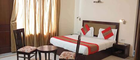 Classic Double Room, City View | Desk, laptop workspace, iron/ironing board, free WiFi