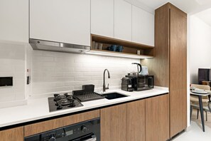 Fridge, microwave, oven, stovetop