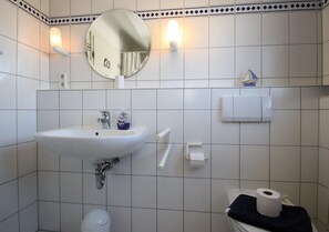 Apartment | Bathroom