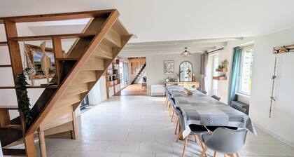 Country gîte for 12 people in the Daon valley