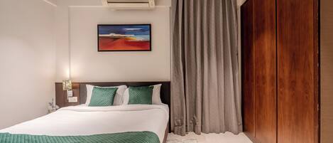 4 habitaciones, tabla de planchar con plancha y wifi