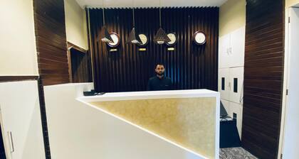 Palm Breeze Hotel - Colaba