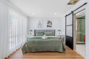 4 bedrooms, iron/ironing board, travel cot, free WiFi
