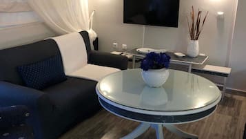 Rumah, Boleh Merokok | 3 kamar tidur dan internet