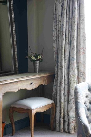 Bureau, chambres insonorisées, Wi-Fi gratuit