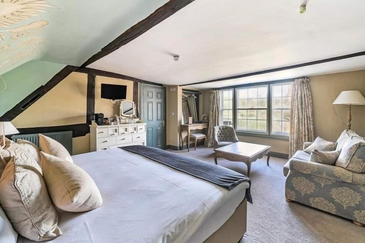 Luxury Double Room, Private Bathroom | Desk, soundproofing, WiFi (free)