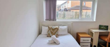 2 slaapkamers, een strijkplank/strijkijzer, wifi, beddengoed