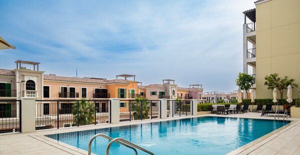 Açık yüzme havuzu 