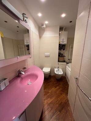 Shower, hair dryer, bidet, towels - Liguria Holidays - LA CASETTA DEI GOTTI (Camogli)