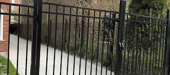 Your Chicago Home Base – 4BR, 2BA, Sleeps 13, Ideal for Families & Groups!