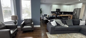 Your Chicago Home Base – 4BR, 2BA, Sleeps 13, Ideal for Families & Groups!