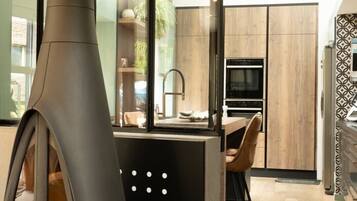 Réfrigérateur, micro-ondes, four, lave-vaisselle