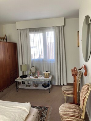 3 chambres, fer et planche à repasser, Wi-Fi, literie fournie