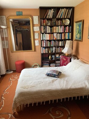 3 chambres, fer et planche à repasser, Wi-Fi, draps fournis