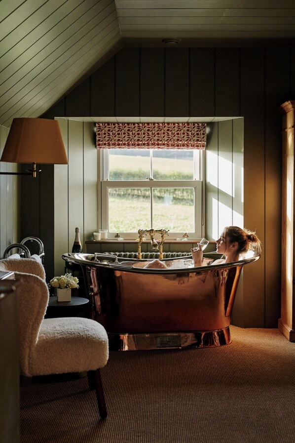 Standard House | Bathroom - JOIVY Lathallan Mill Farmhouse (Leven)