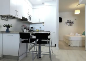 Apartment, 1 Bedroom | Private kitchen | Fridge, microwave, dishwasher, electric kettle - BOLBORETA APARTMENTS BY COMO EN CASA (Santiago de Compostela)