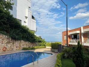 Apartment, 3 Bedrooms, Balcony, City View | Pool | Outdoor pool - Entire Home in Business Luxury Chipichape! (Cali)