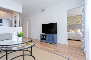 2 عدّة غرف نوم ومكواة/لوح كي وواي فاي وملاءات أسرّة