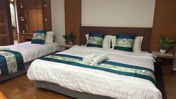2 bedrooms, iron/ironing board, free WiFi, bed sheets