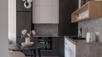 Apartment | Private kitchenette | Electric kettle