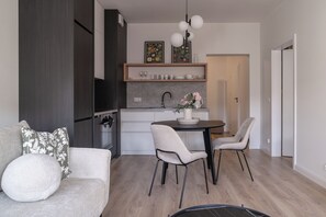 Apartment | In-room dining - RentPlanet - Apartament Jęczmienna (Wroclaw)