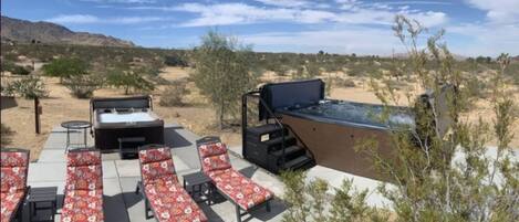 Bañera de hidromasaje al aire libre