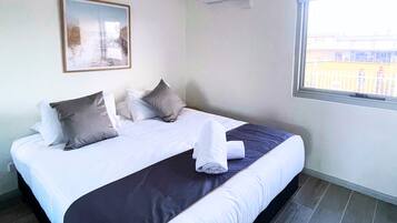 Cabin, Pool View | 1 bilik tidur, seterika/papan seterika, Wi-fi percuma, cadar katil