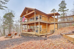 House (2 Bedrooms) | Interior - Cabin on Beaver Lake w/ Views & Furnished Deck! (Rogers)