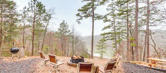 Cabin on Beaver Lake w/ Views & Furnished Deck!