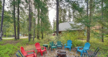 1 Mi to Lake Easton: Cozy Cascades Cabin!
