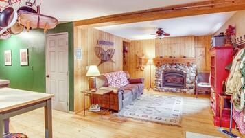 House (2 Bedrooms) | Interior