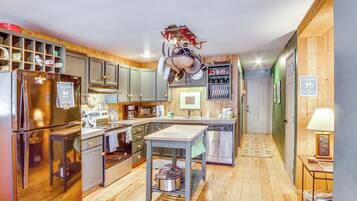 House (2 Bedrooms) | Interior