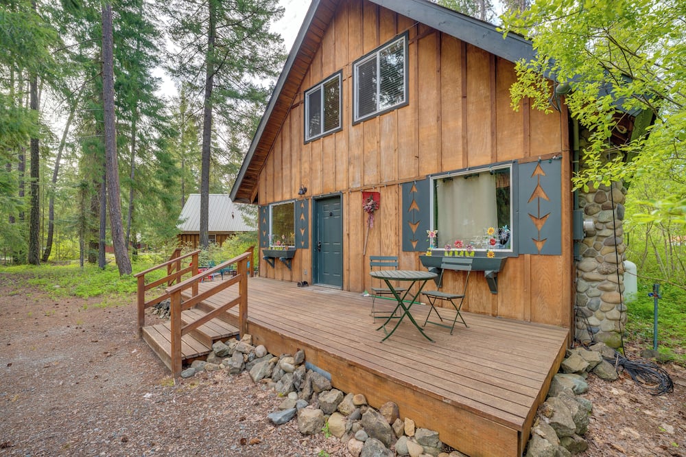 1 Mi to Lake Easton: Cozy Cascades Cabin! - Snoqualmie Pass, WA