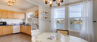 Walk to Beach: Riverside Retreat in Seaside!