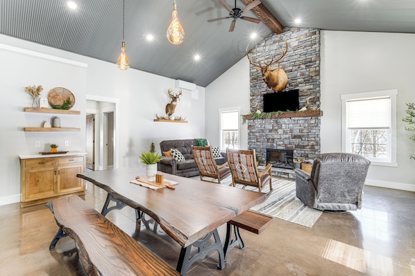 House (2 Bedrooms) | Interior