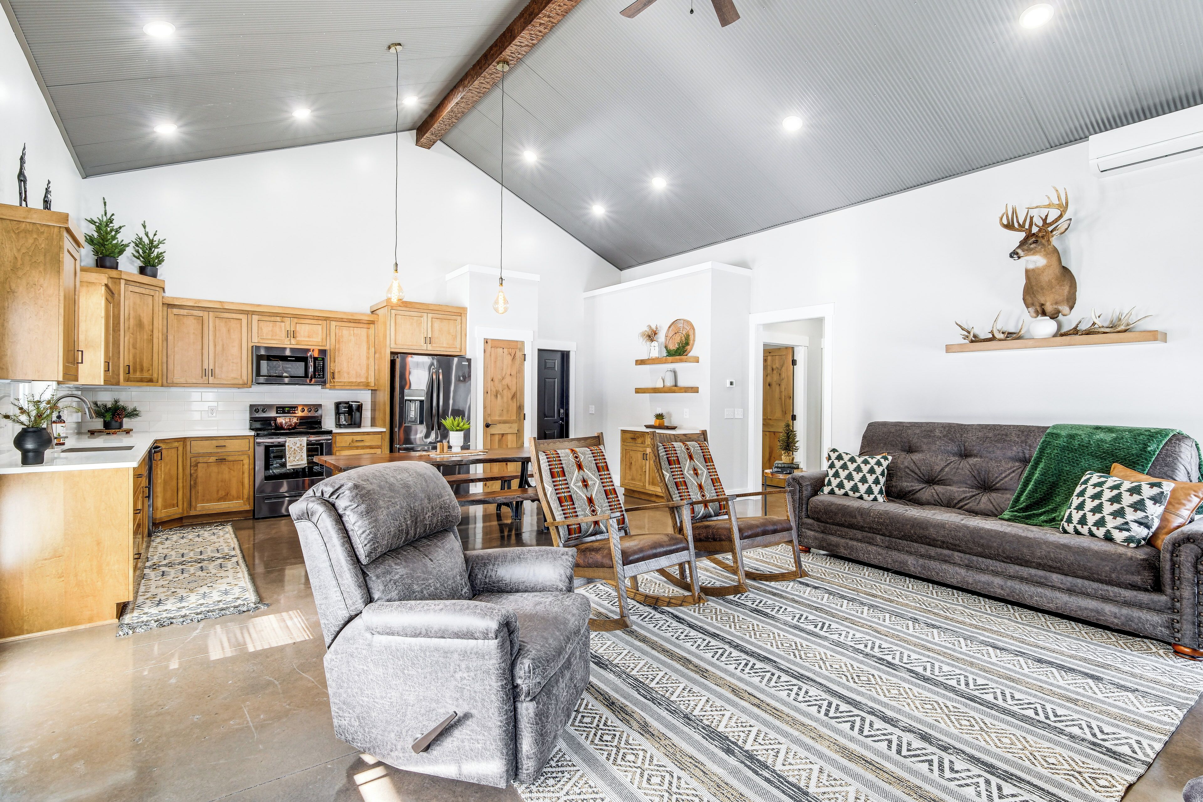 House (2 Bedrooms) | Interior