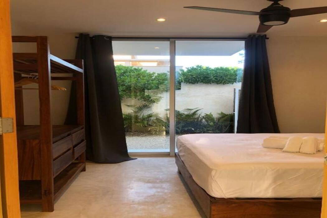 11 bedrooms, desk, iron/ironing board, WiFi