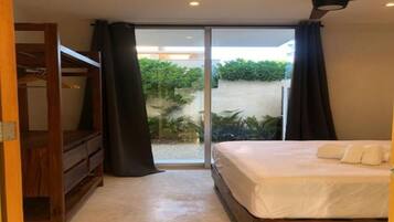 11 bedrooms, desk, iron/ironing board, WiFi