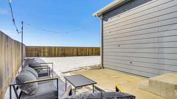 House (2 Bedrooms) | Front of property