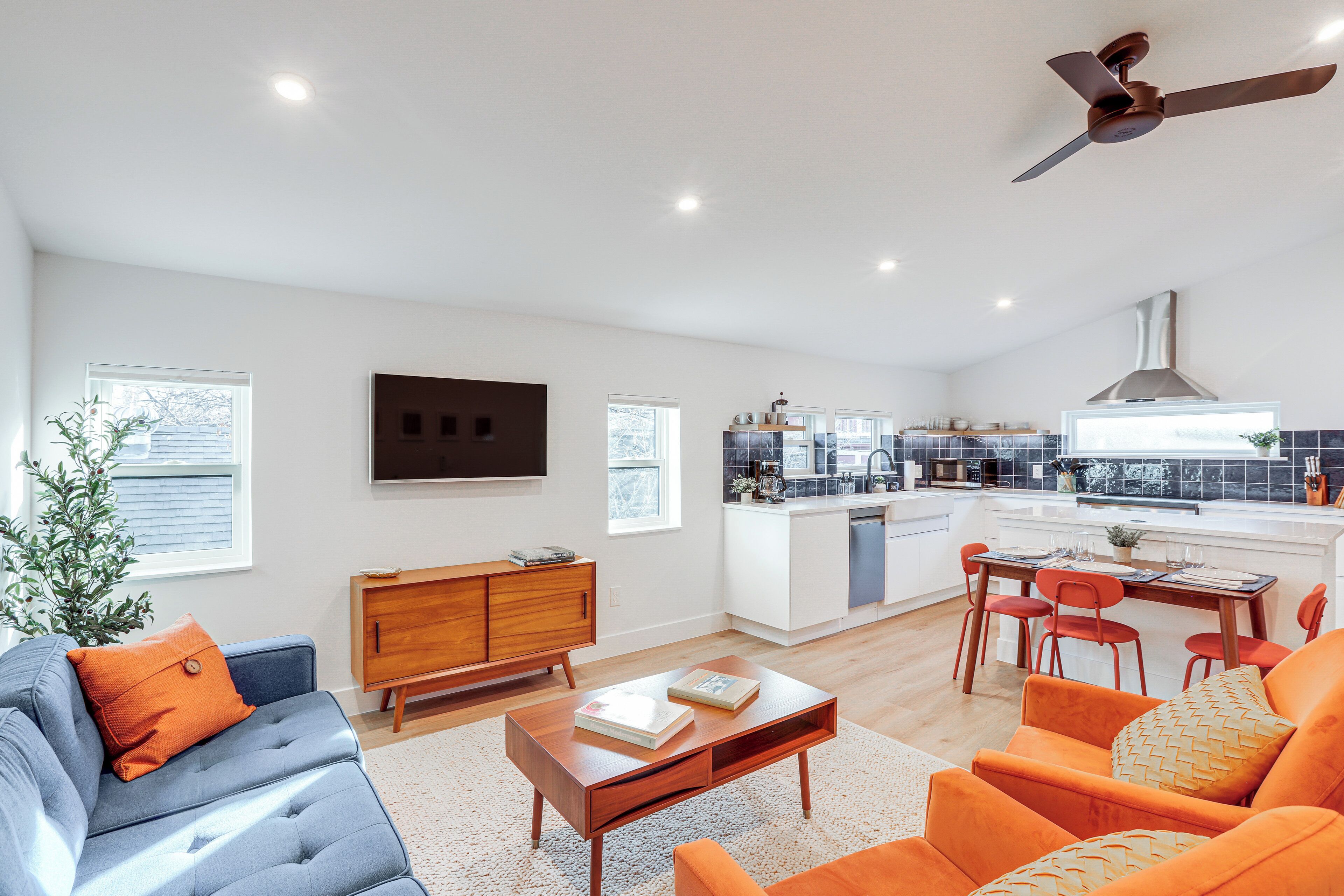 Apartment (3 Bedrooms) | Front of property