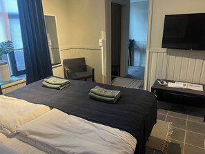 1 chambre, fer et planche à repasser, Wi-Fi, draps fournis