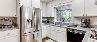 Swim, Hike, Ski & Unwind: Lake Arrowhead Retreat!