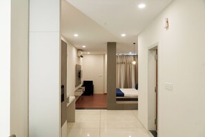 Suite | Desk, free WiFi - Hotel Suryodaya (Ujjain)